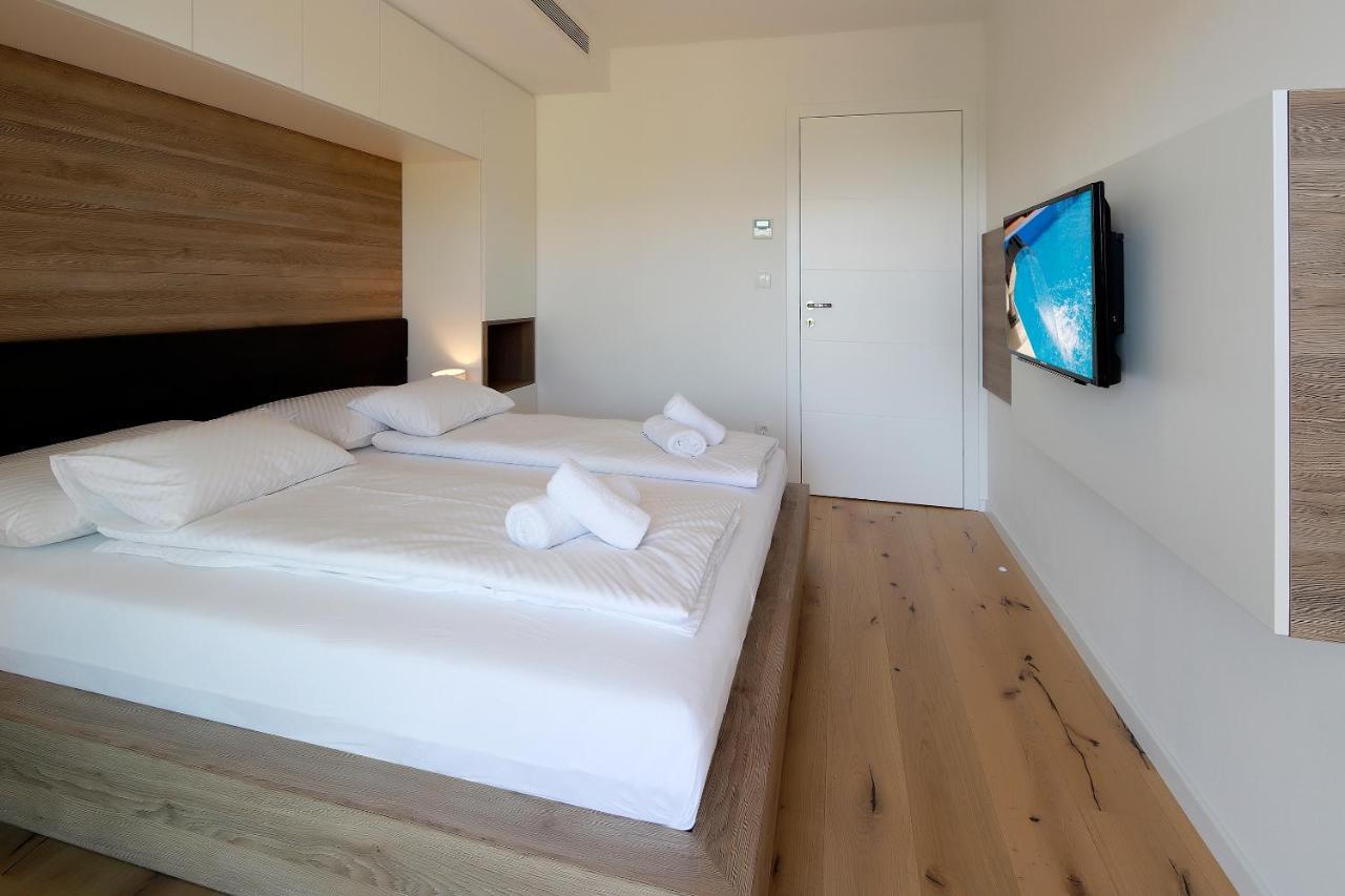 Modena Maris-Heated Pool-Grill-Relax-Jacuzzi Apartments Icici Exterior photo